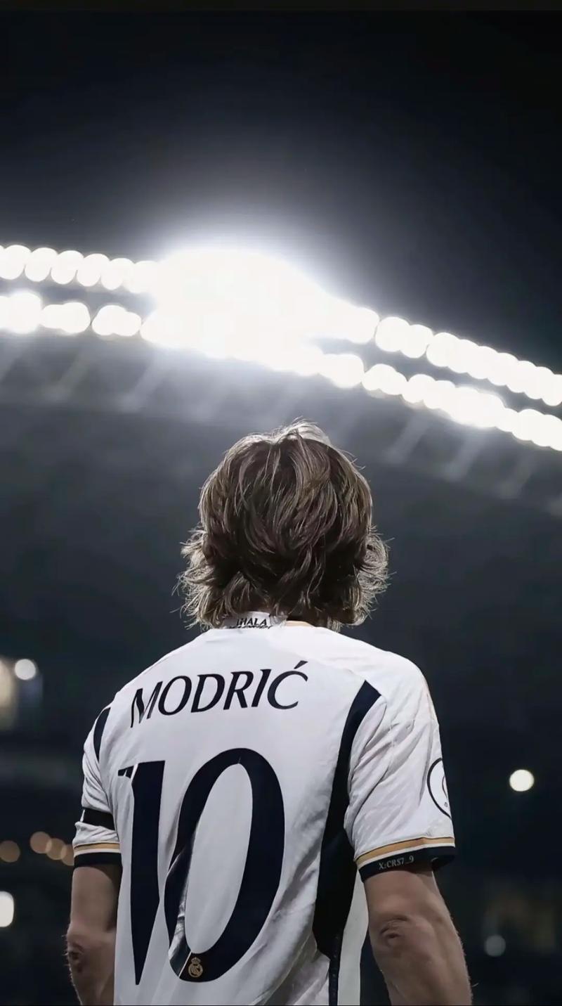 赵睿助攻 周琦跟进上篮打成2+1